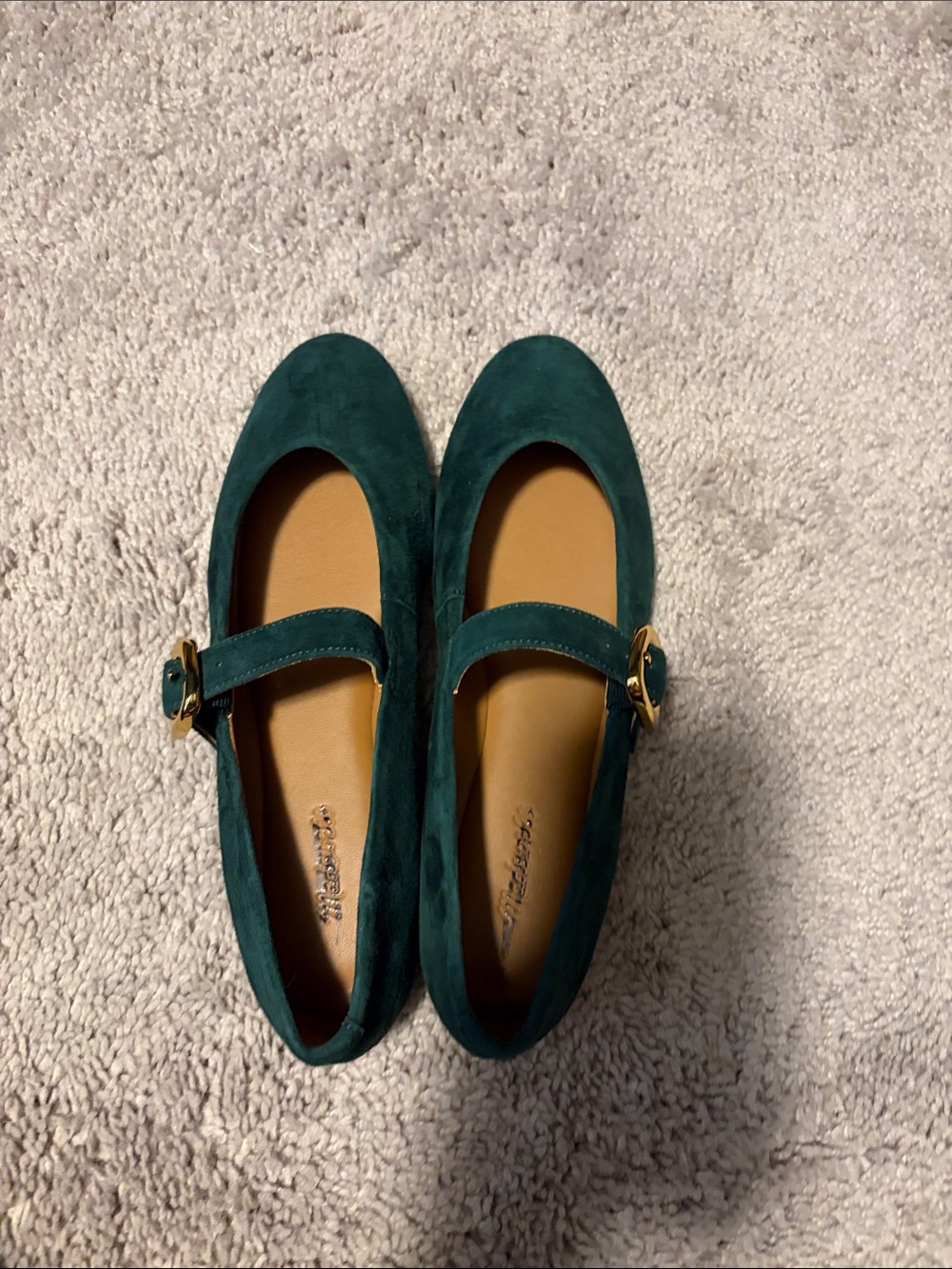 NWOB. Madewell Emerald Green Suede Mary Jane Flats with Gold Buckle. Size 7.5